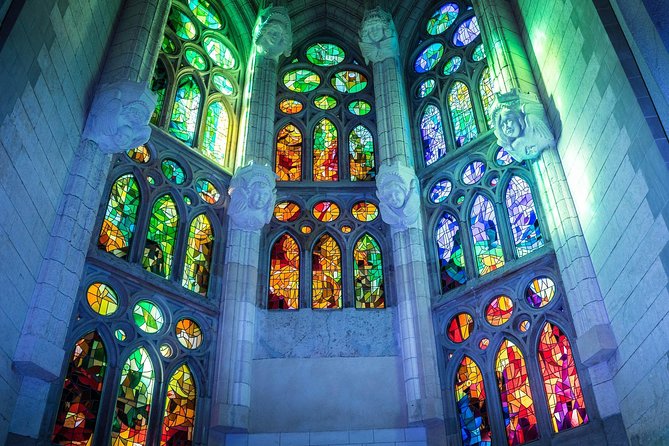 Sagrada Familia Small Group Tour With Skip the Line Ticket