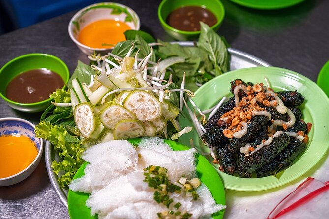 Saigon Food Tour – 10 Tastings With Local Students