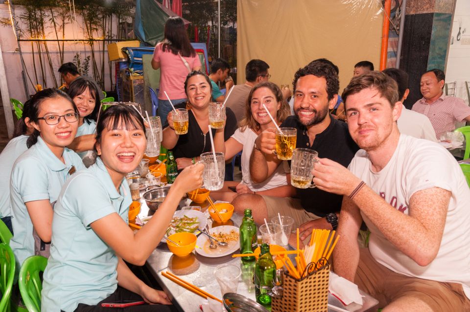 Saigon: Street Food Tasting & Sightseeing Tour by Motorbike