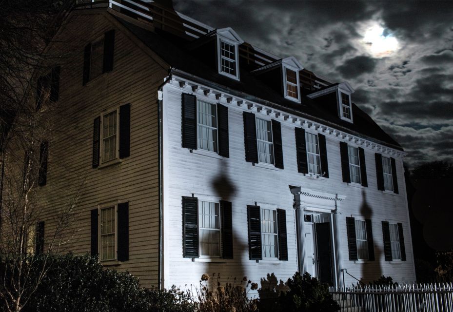 Salem: Ghosts, Witches, & Warlocks Guided Walking Tour