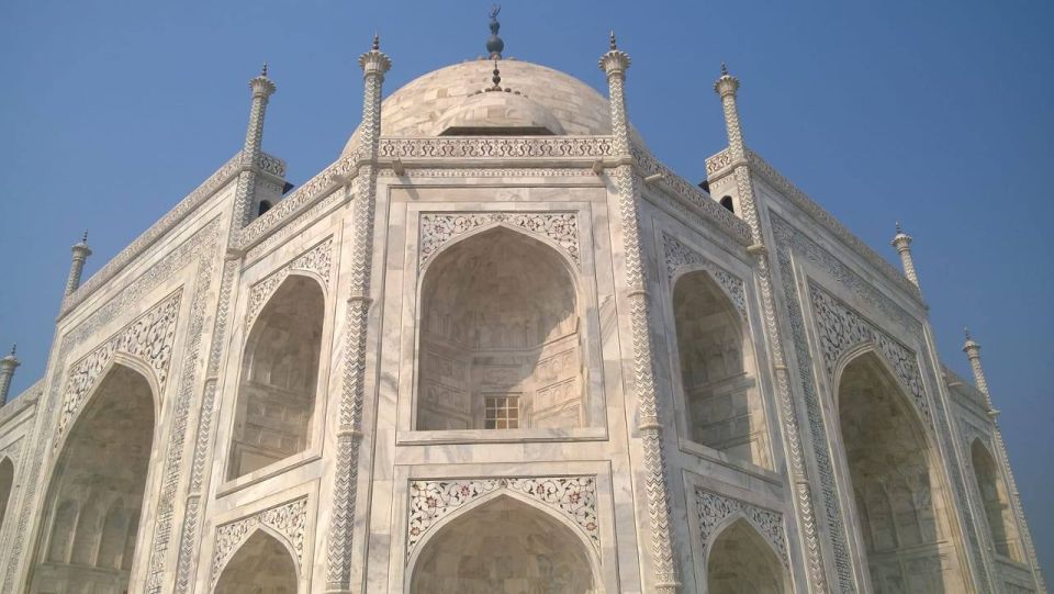 Same Day Tour of Incredible Taj Mahal From Delhi By Car