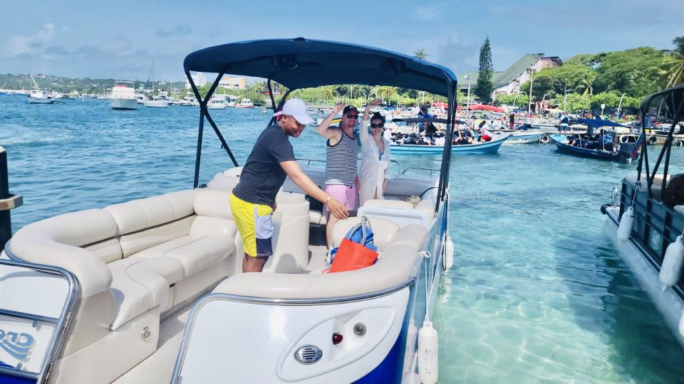 San Andres: Private Boat Trip With Aquarium and Beach Stops