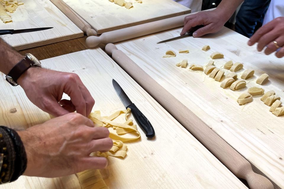 San Gimignano: Hands in Dough Cooking Class With Lunch