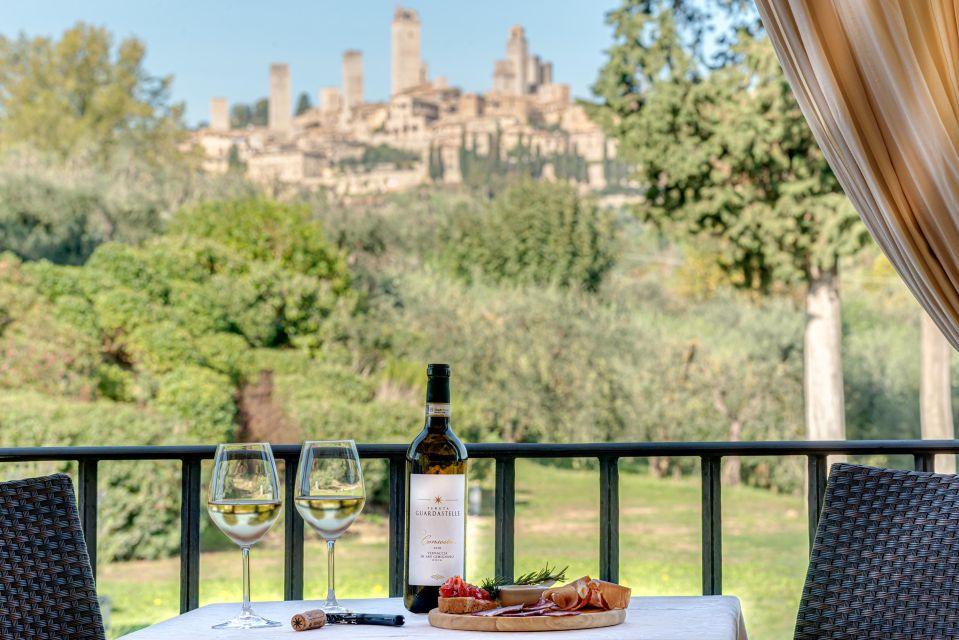 San Gimignano: Mini Wine Tour With Tuscan Aperitif