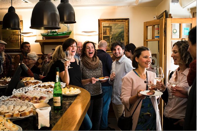 San Sebastian Lunchtime Pintxo Tour With Wine