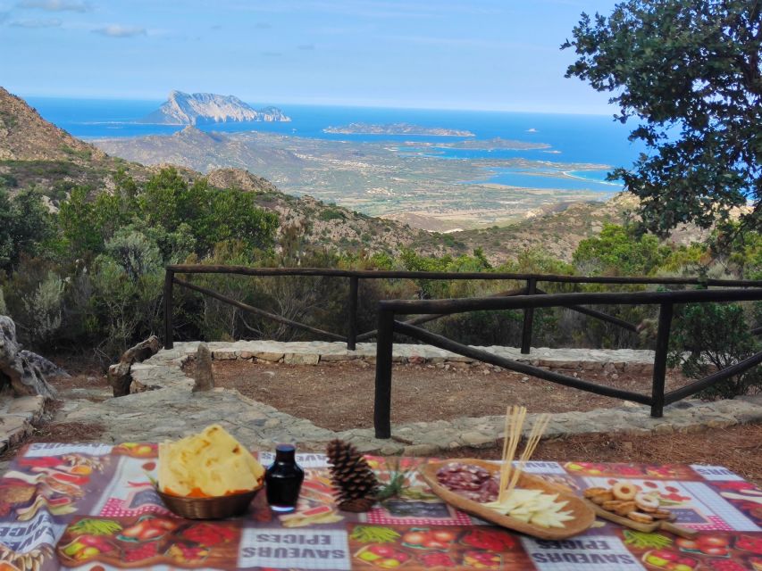 San Teodoro: Rio Pitrisconi Jeep and Hiking Tour