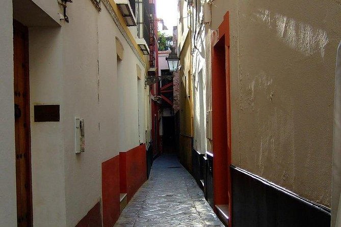 Santa Cruz Jewish Quarter Guided Tour in Seville