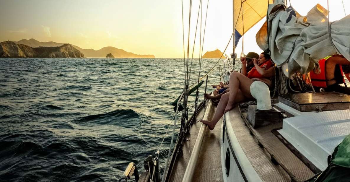 Santa Marta Bay: Sunnset on a Sail Boat - Overview of Sunset Sailing