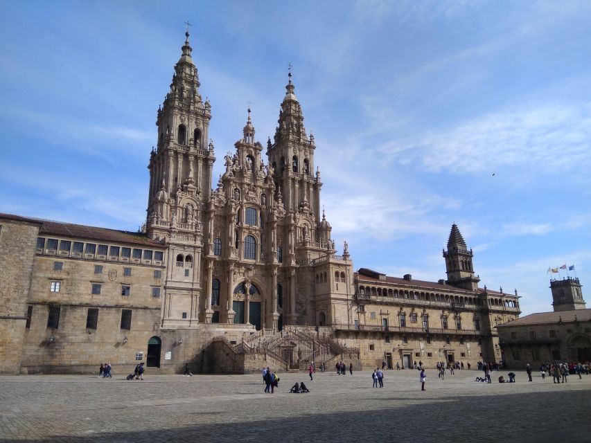 Santiago De Compostela & Valença – Private Tour From Porto