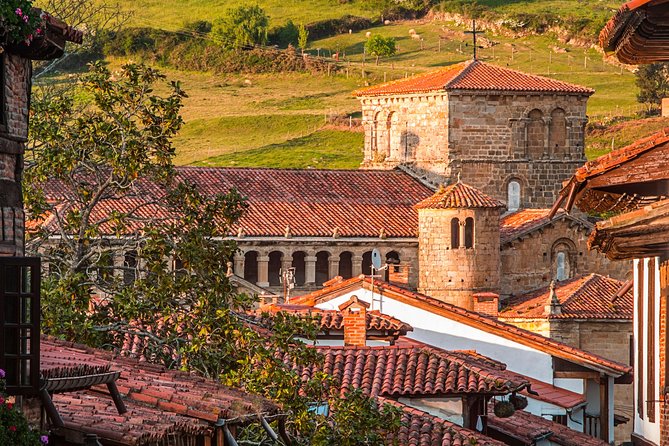 Santillana Del Mar & Altamira Museum From Santander