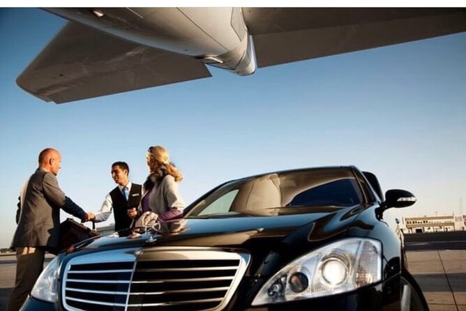 Santo Domingo Elite Transport: Premier and Stylish Car Services.