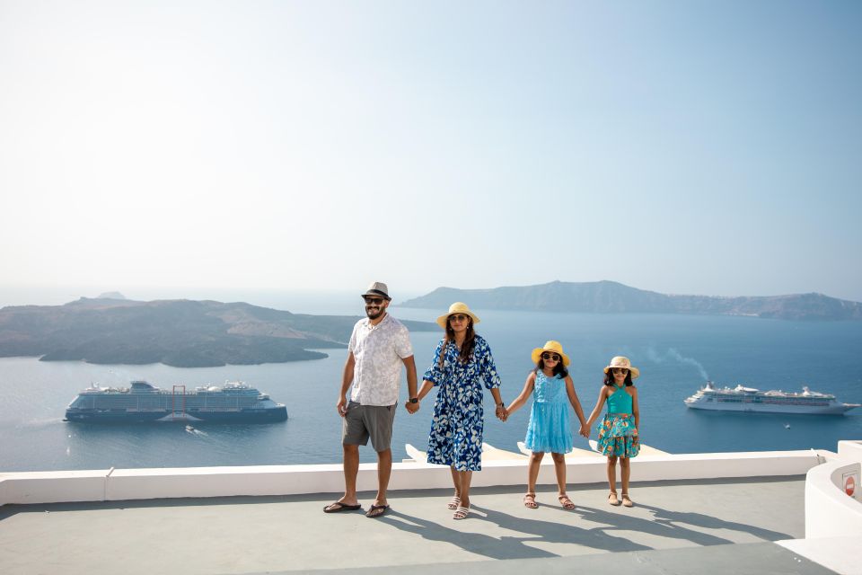 Santorini Family Photoshoot (Oia Village) - Overview of the Experience