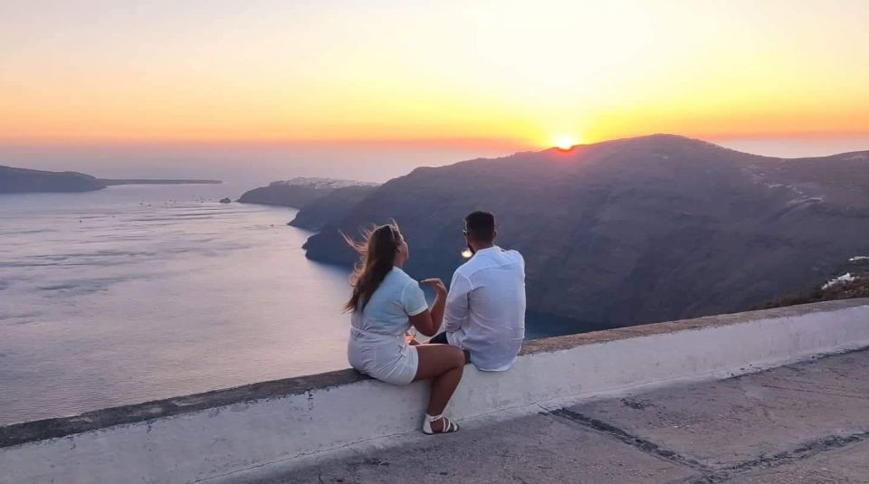 Santorini: Private Sunset Tour With Picnic & Transfer