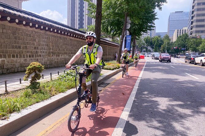 Seoul Afternoon E-Bike Tour