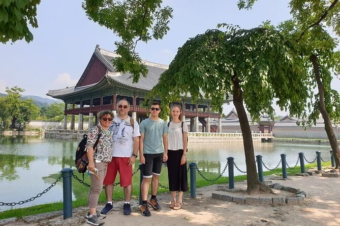 Seoul : Private Tour With a Local Guide ( Best Walking Tour )