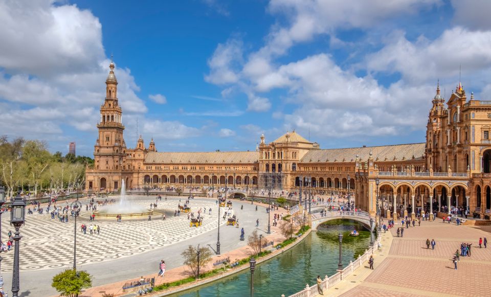 Seville: 4-Hour Private Palaces Guided Walking Tour