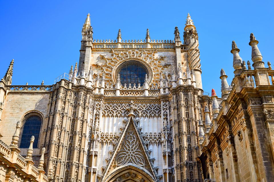 Seville: Cathedral and Alcázar Guided Tour