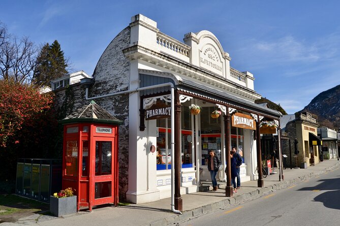 Shared Half Day Tour To Quenstown and Arrowtown in New Zealand.