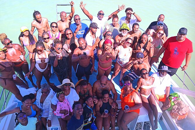 Shared Party Boat Cruise & Snorkel in Wonderful Time in Paradisea