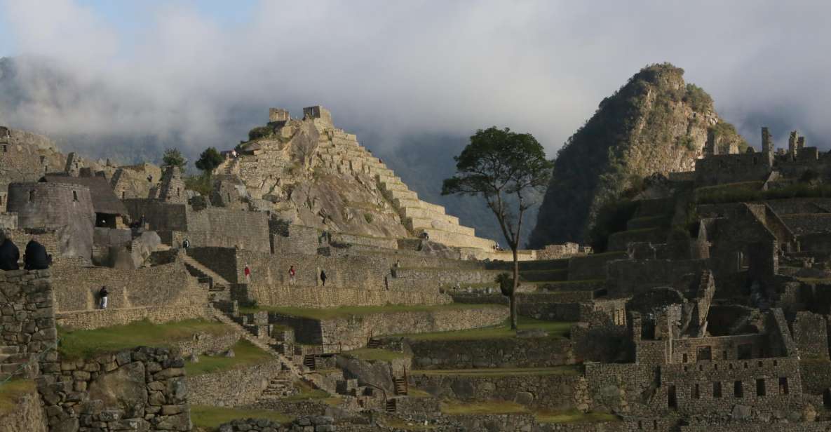 Short Inca Trail Trek to MachuPicchu – Premium Tour