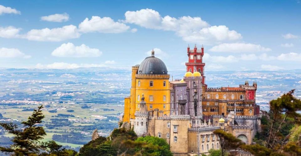 Sintra: Fast Track Entry to Pena Palace & Park + Audioguide