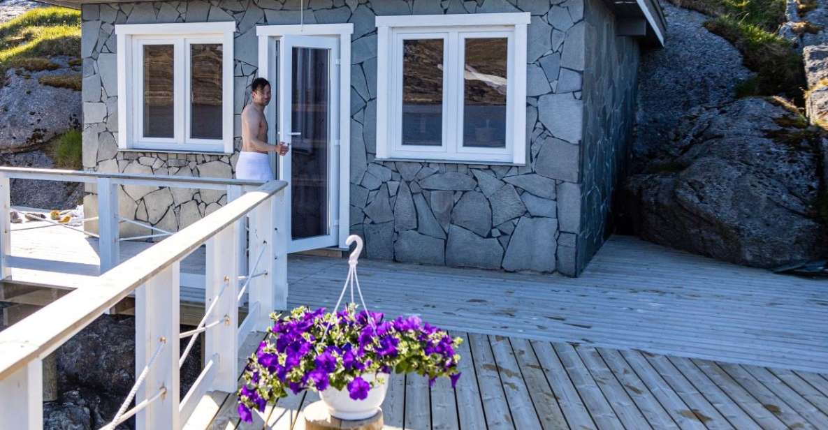 Skarsvåg: Arctic Sauna & Ice Bathing in the Barents Sea