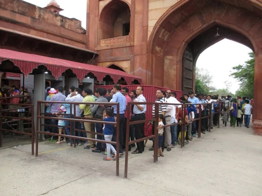 Skip the Line Taj Mahal and Agra Fort Tour by Car