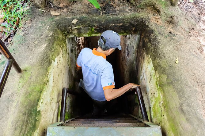 Small-Group 1-day: Cu Chi Tunnels, Cao Dai Temple & Ba Den Mount