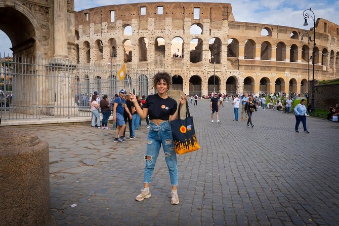 Small Group Colosseum, Palatine Hill and Roman Forum Tour