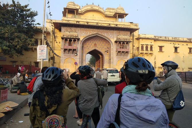 Small-Group Early Morning Pink City Bike Tour - Experience Highlights