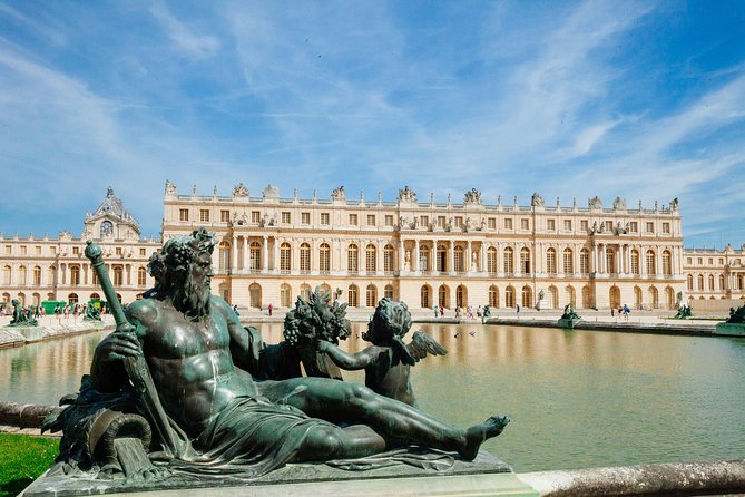 Small Group VIP Versailles Bike Tour From Paris With Kings Apartments Access