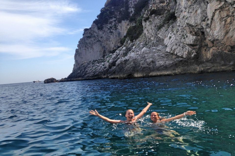 Sorrento: Capri and Blue Grotto Boat Cruise With Drinks