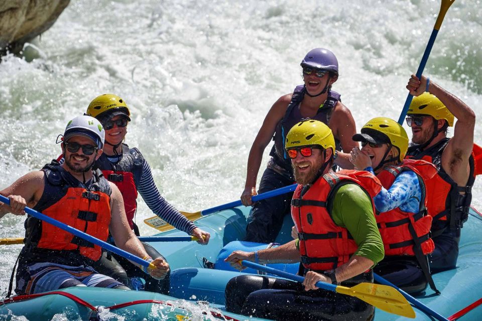 South Valley: Full Day Rafting in Cusipata and Ziplining