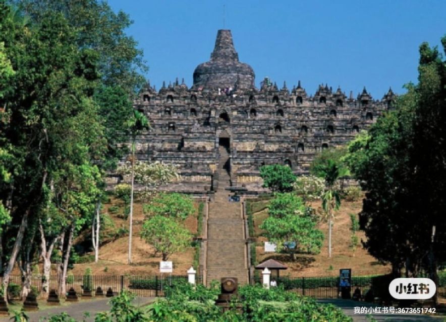 Special Class Borobudur & Prambanan Temple Tour.