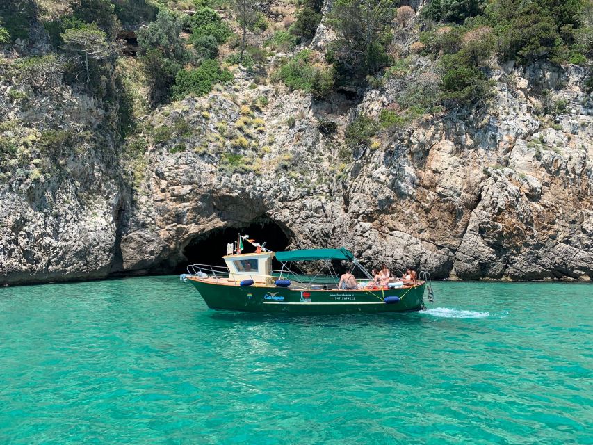 Sperlonga: Private Tour in The Blue Grotto