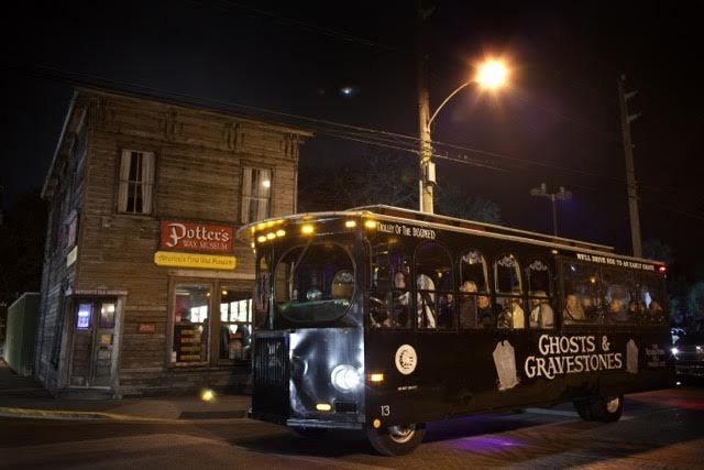 St. Augustine: Ghosts and Gravestones Old Town Trolley Tour