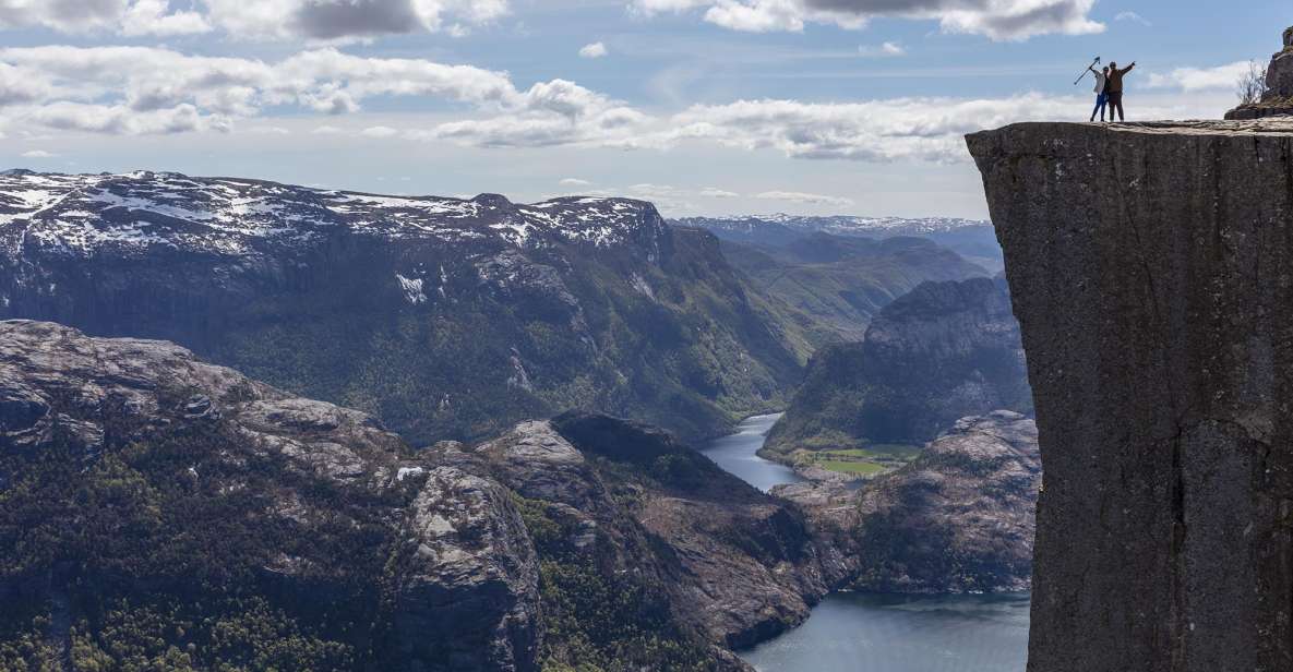 Stavanger: Preikestolen Classic Hike and Side Trail