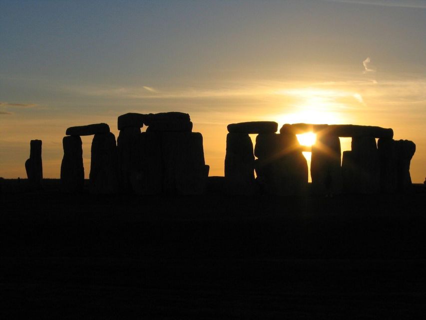 Stonehenge Private Sunset Tour With Lacock and Bath