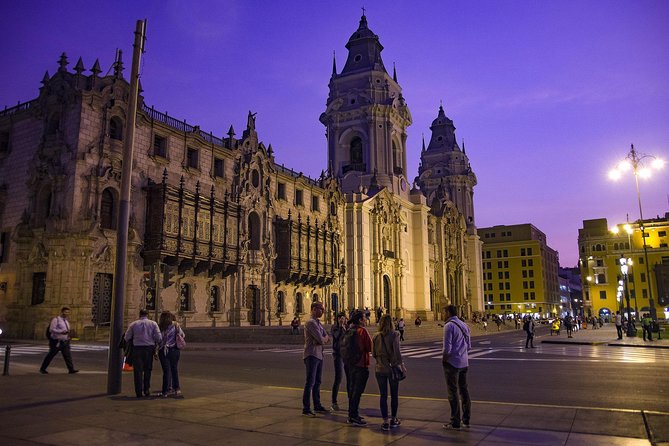 Street Food, Market & Old Eateries Tour in Limas Historic Center