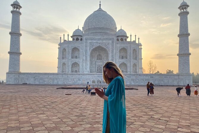 Sunrise Taj Mahal Tour From Delhi By Car