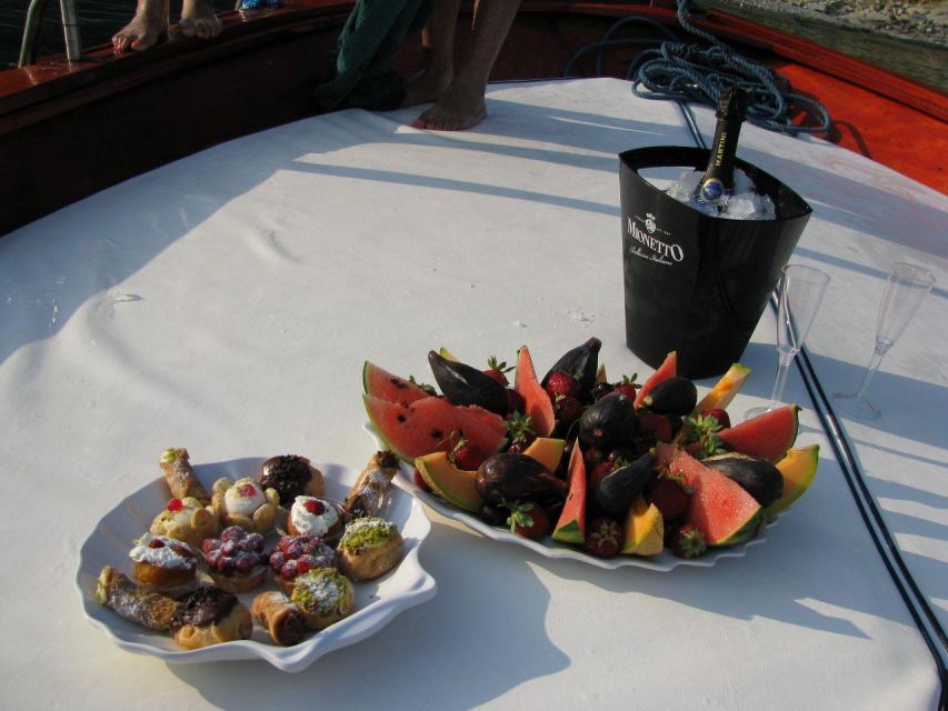 Sunset Tour in Search of Dolphins With Aperitif - Tour Overview