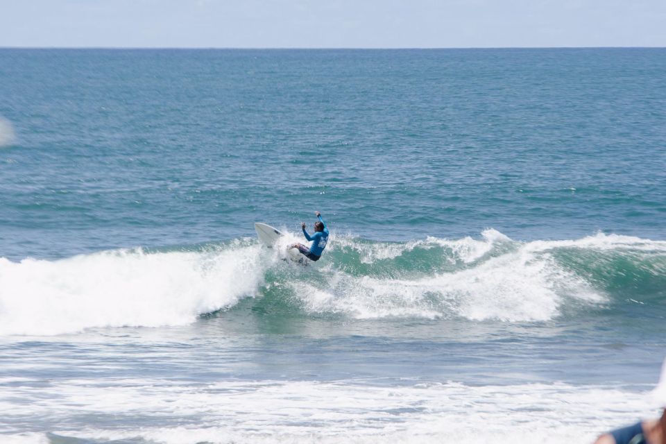 Surf Lesson in Batu Bolong Canggu With Certified Instructor