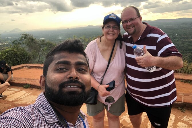 Tailor Made Round Tour in Sri Lanka With Vehicle and Tour Guide