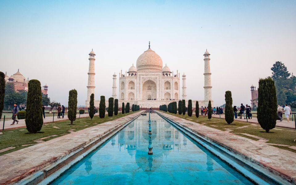 Taj Mahal Sunrise With Transport – Guide – Meal: All Inclu