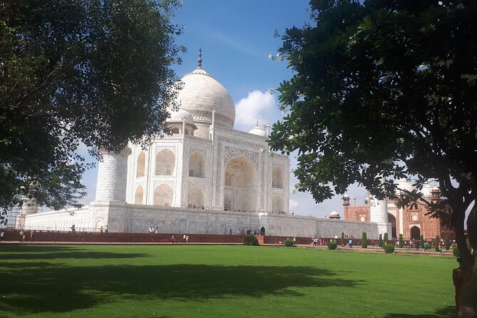 Taj Mahal Tour by Gatimaan Train From Delhi All Included