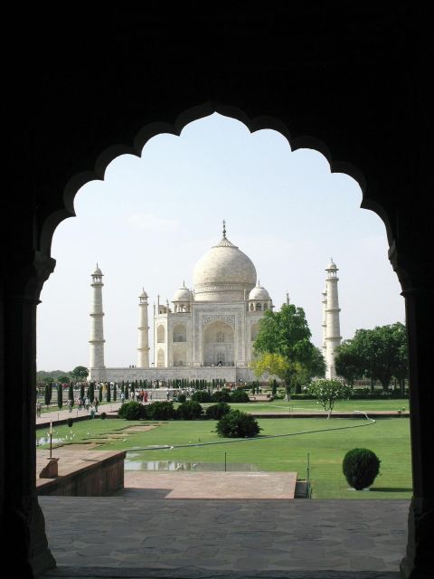 Taj Same Day by Local Flights From Mumbai