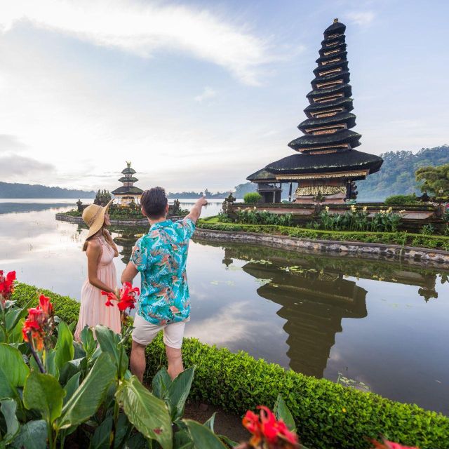 Temple Escapade: Ulun Danu Beratan, Tanah Lot, Taman Ayun