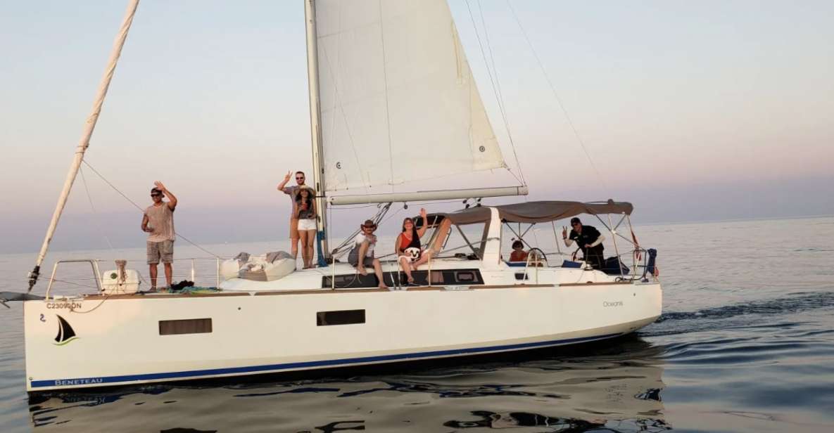 Toronto: Sailing Yacht Cruise of Toronto Harbor and Islands - Activity Description