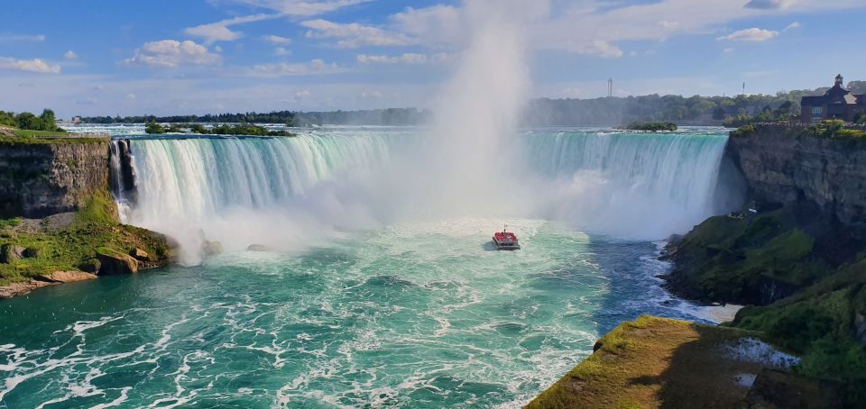 Toronto: Small-Group Niagara Falls Day Trip