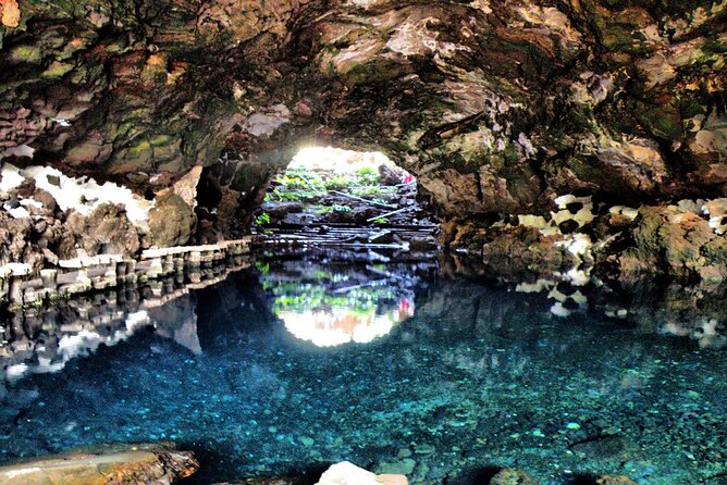 Tour of Jameos Del Agua, Cueva De Los Verdes and Viewpoint From the Cliffs - Tour Overview